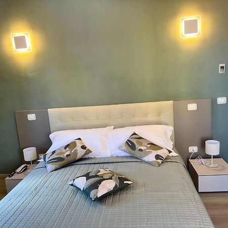 Ca' Del Mar Villa อิมเปรีอา ภายนอก รูปภาพ