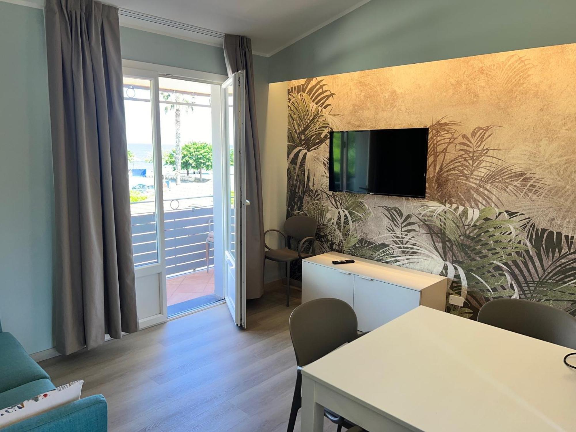 Ca' Del Mar Villa อิมเปรีอา ภายนอก รูปภาพ