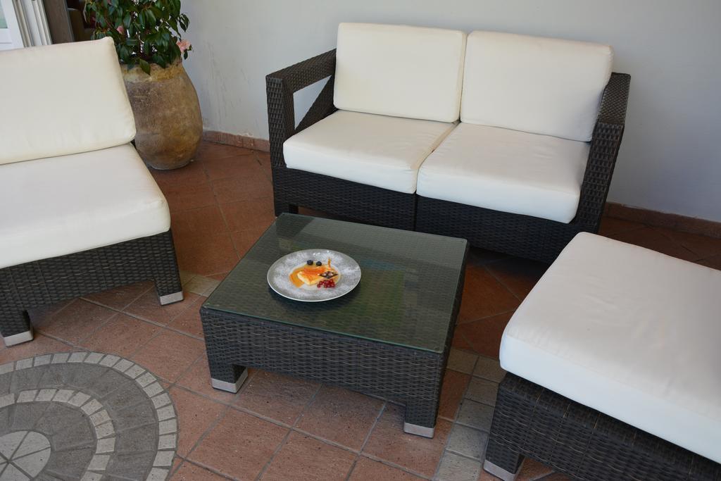 Ca' Del Mar Villa อิมเปรีอา ภายนอก รูปภาพ